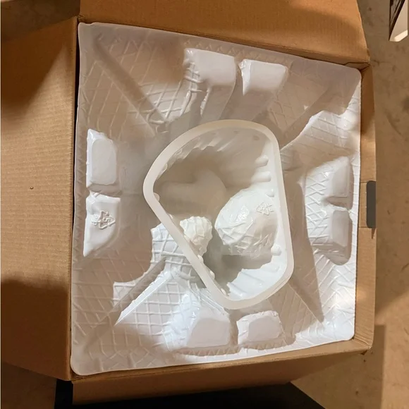 Sony PS4 The Last of Us Part II Collector's Edition - Black and Gray - Picture 11 of 13